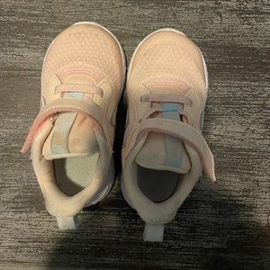 Toddler girls nikes size 6